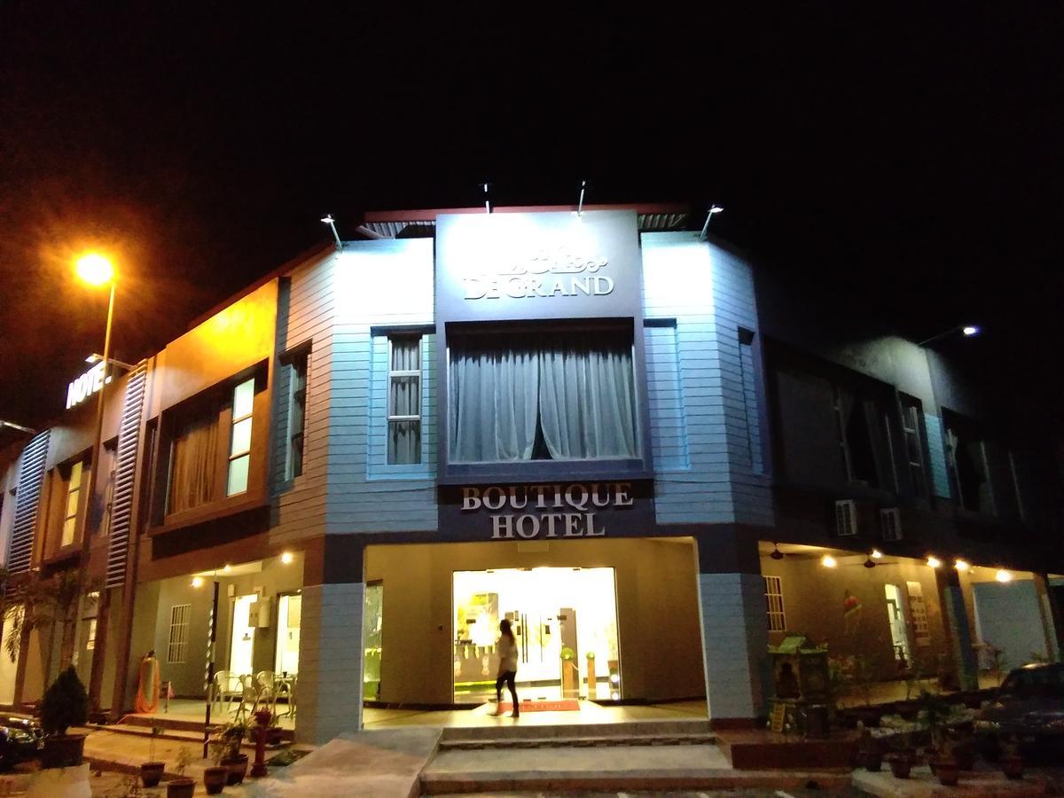 Pi Grand Hotel Sepang Exterior foto