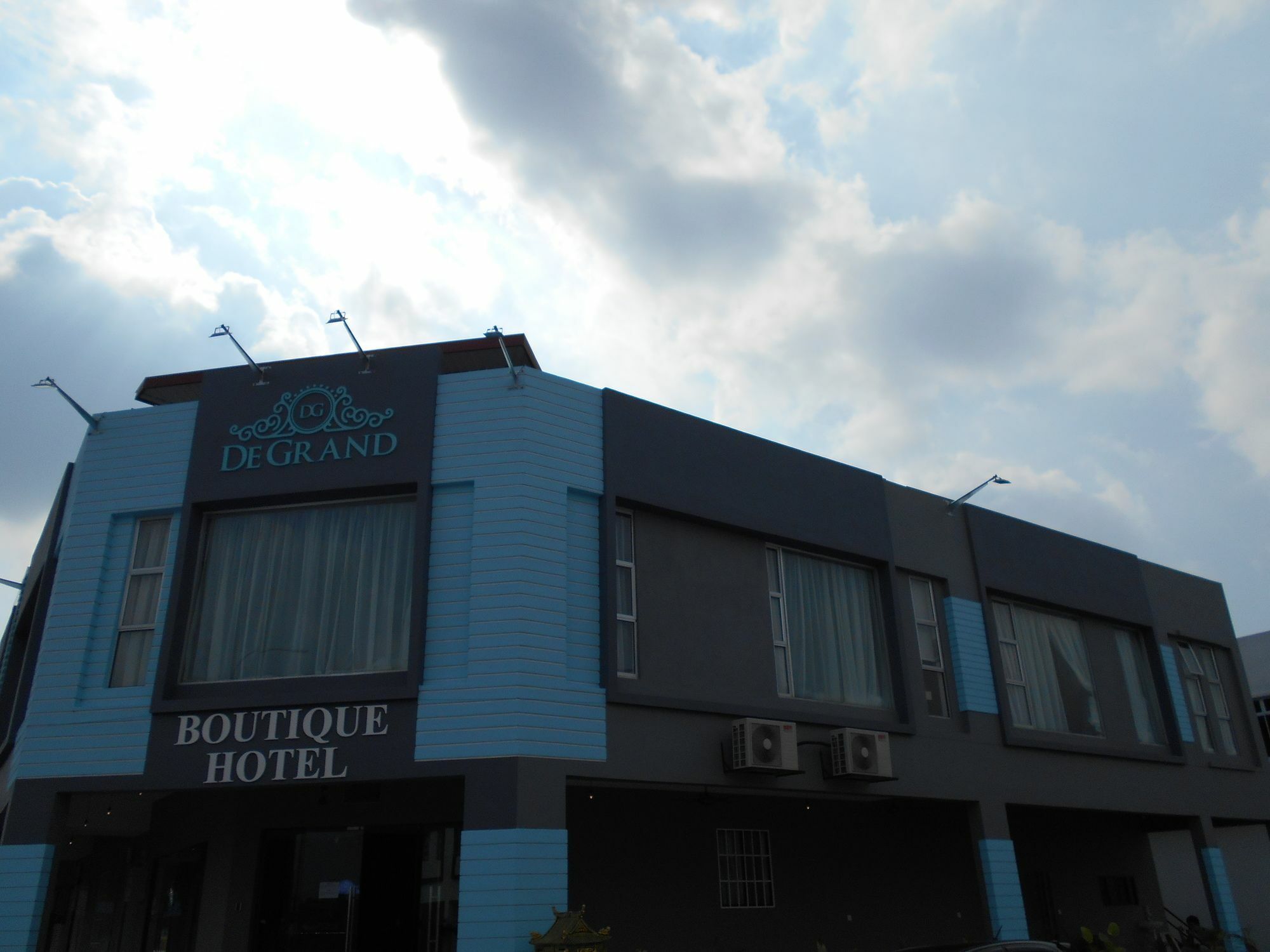 Pi Grand Hotel Sepang Exterior foto